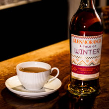 冬季限定「ウィンター」は、　温めたアップルタイザーで甘く香り高く。
